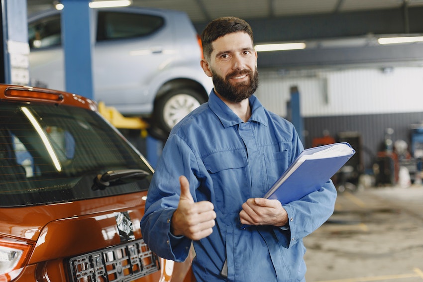 Five Common Mechanic and Service Centers Scams
